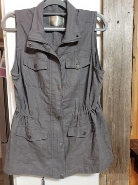 Linen Blend Sleeveless Zip Up And Snaps  Versatile Gray Utility Vest